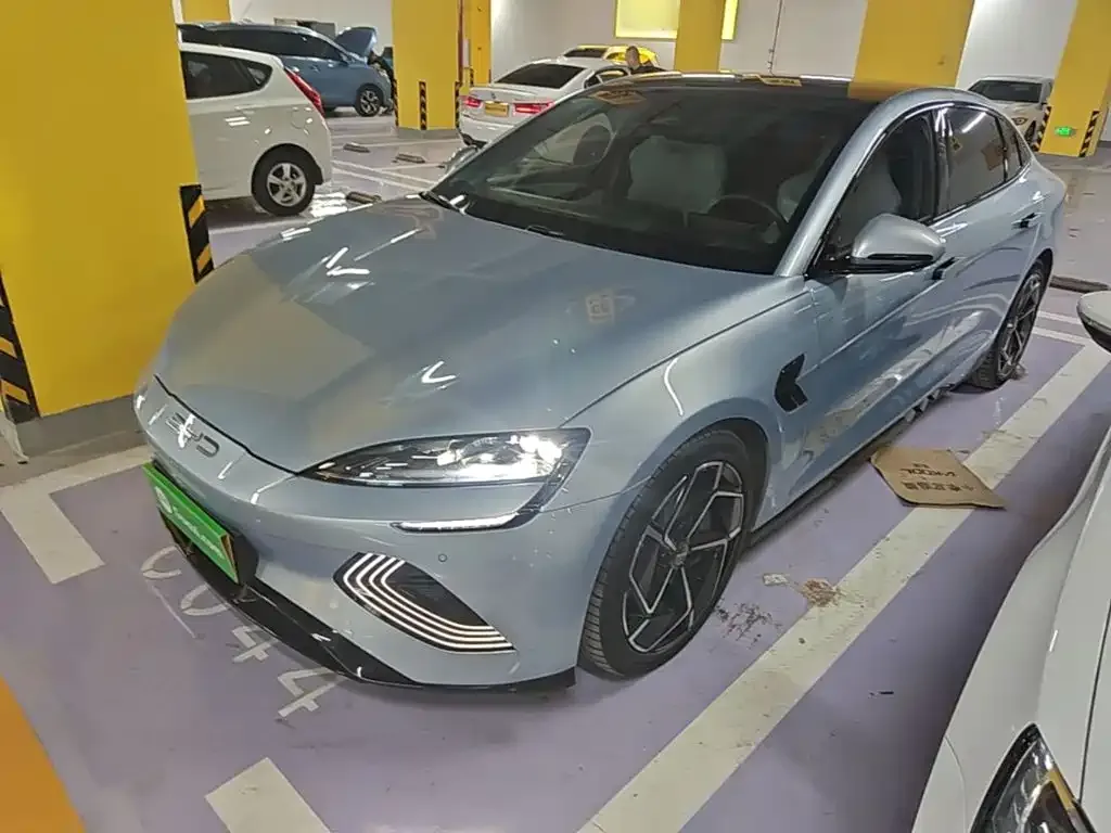 BYD Seal — фото 1