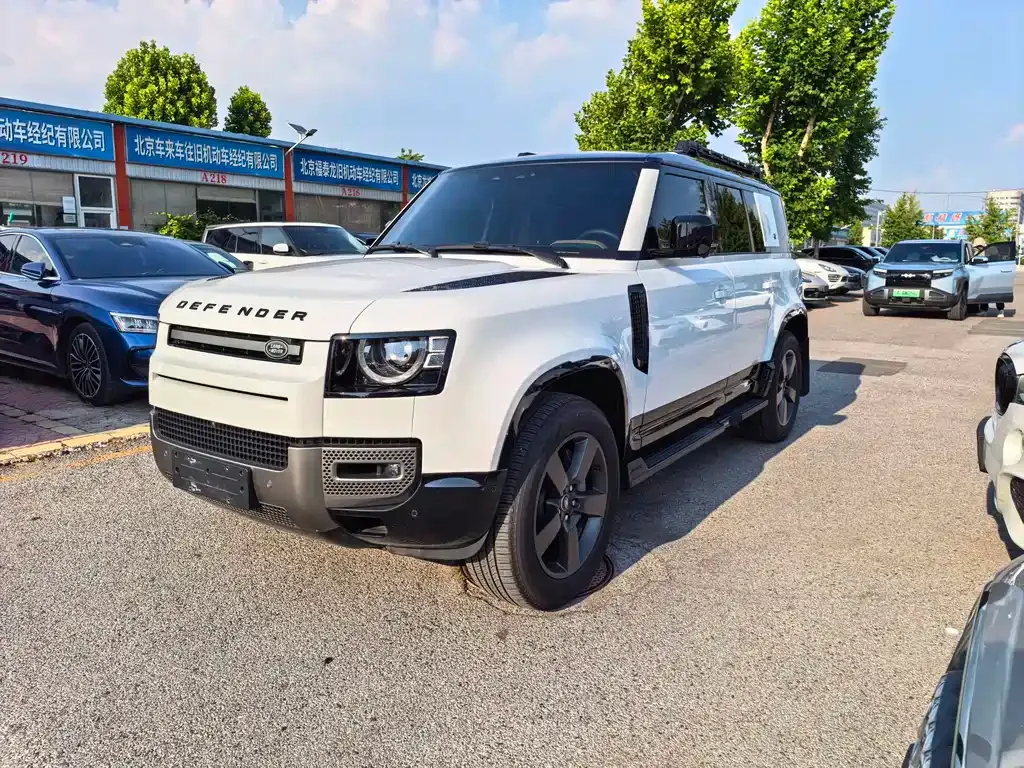 Land Rover Defender — фото 1
