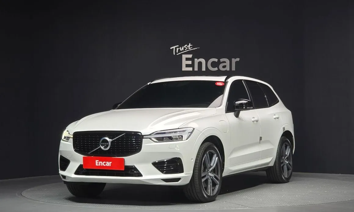 Volvo XC60 — фото 1