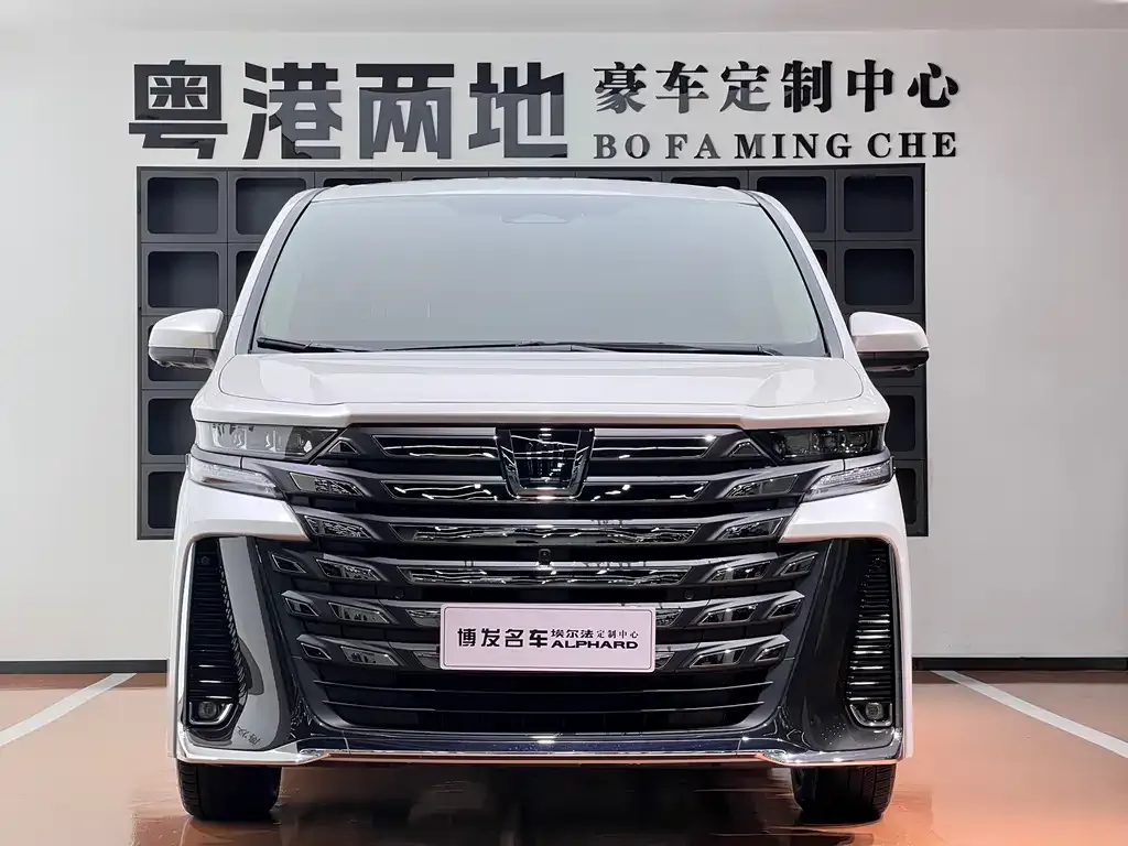 Toyota Vellfire — фото 4