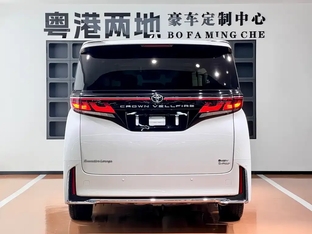 Toyota Vellfire — фото 7