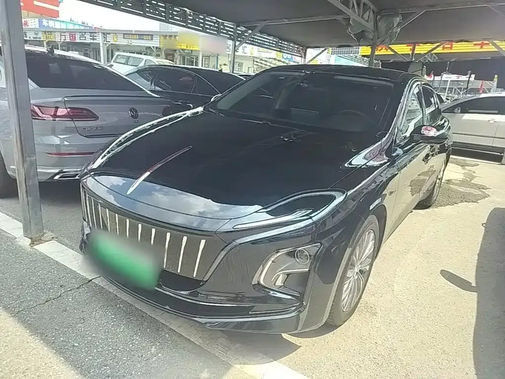 Hongqi E-QM5 — фото 1