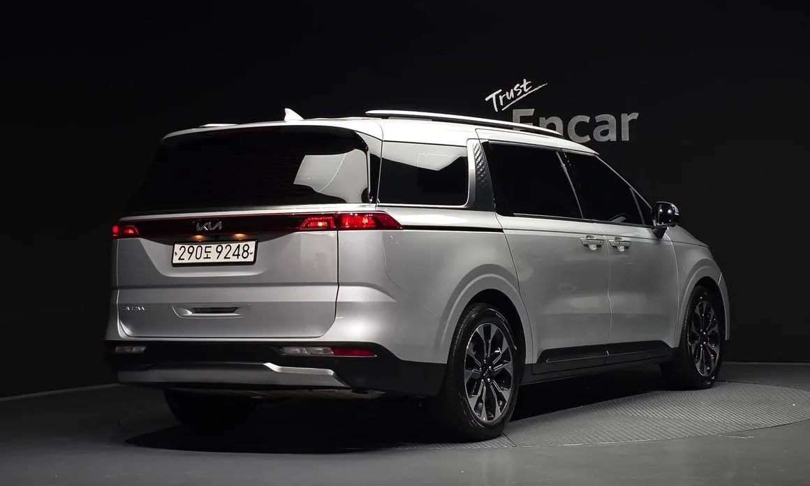 Kia Carnival — фото 5