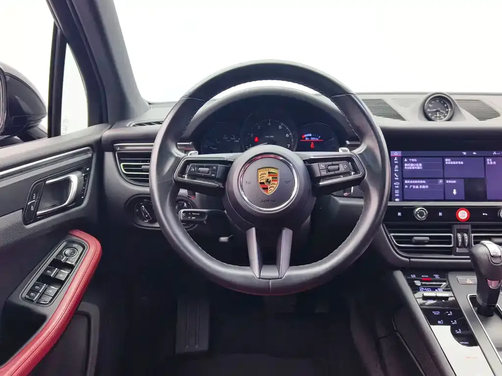 Porsche Macan — фото 9