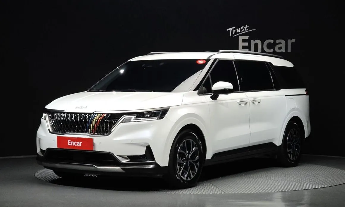 Kia Carnival — фото 1