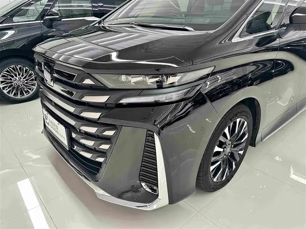 Toyota Vellfire — фото 6