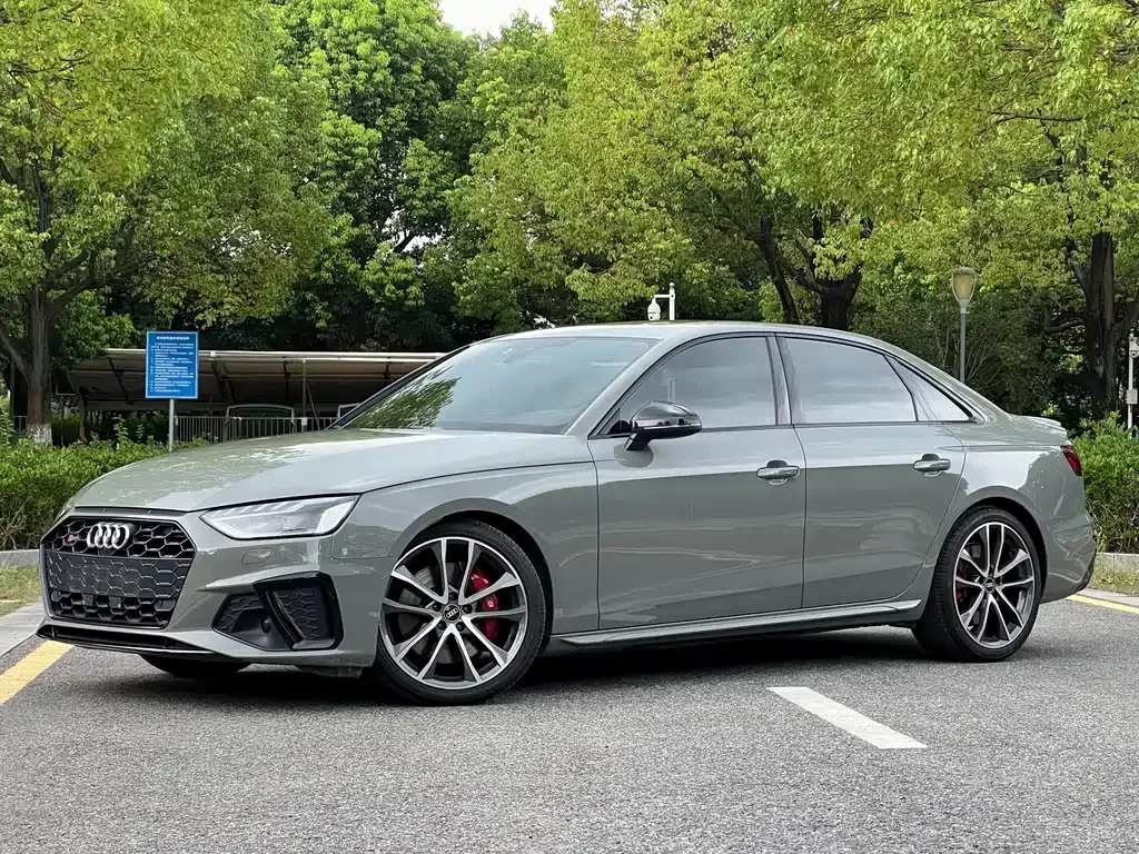 Audi S4 — фото 1