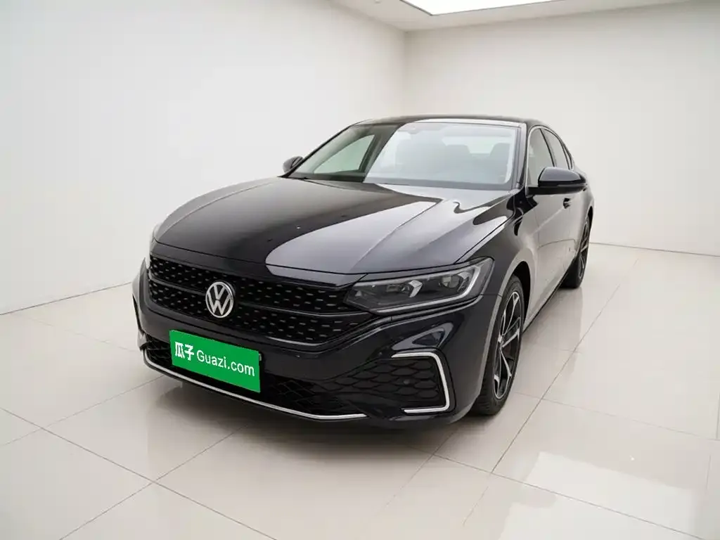 Volkswagen Passat — фото 1