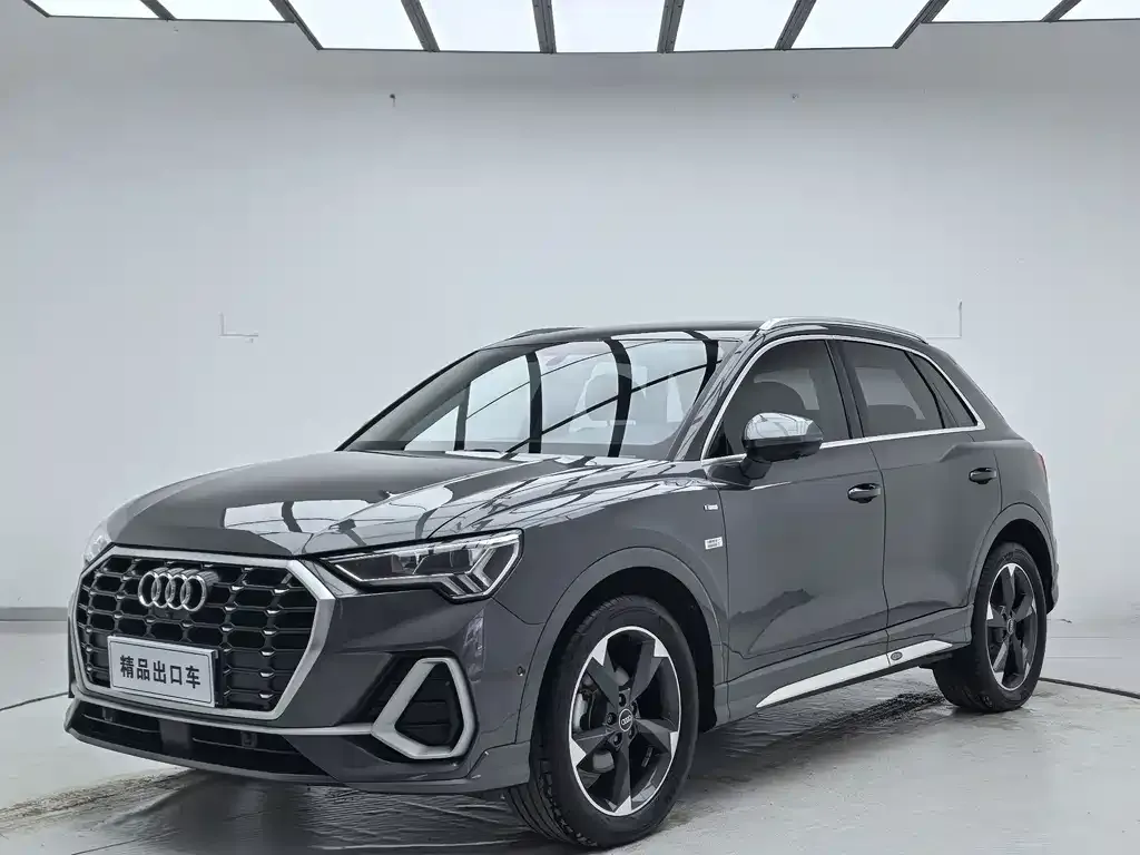 Audi Q3 — фото 1