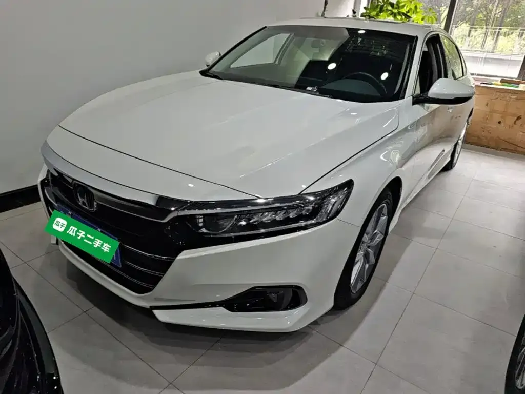 Honda Accord — фото 1