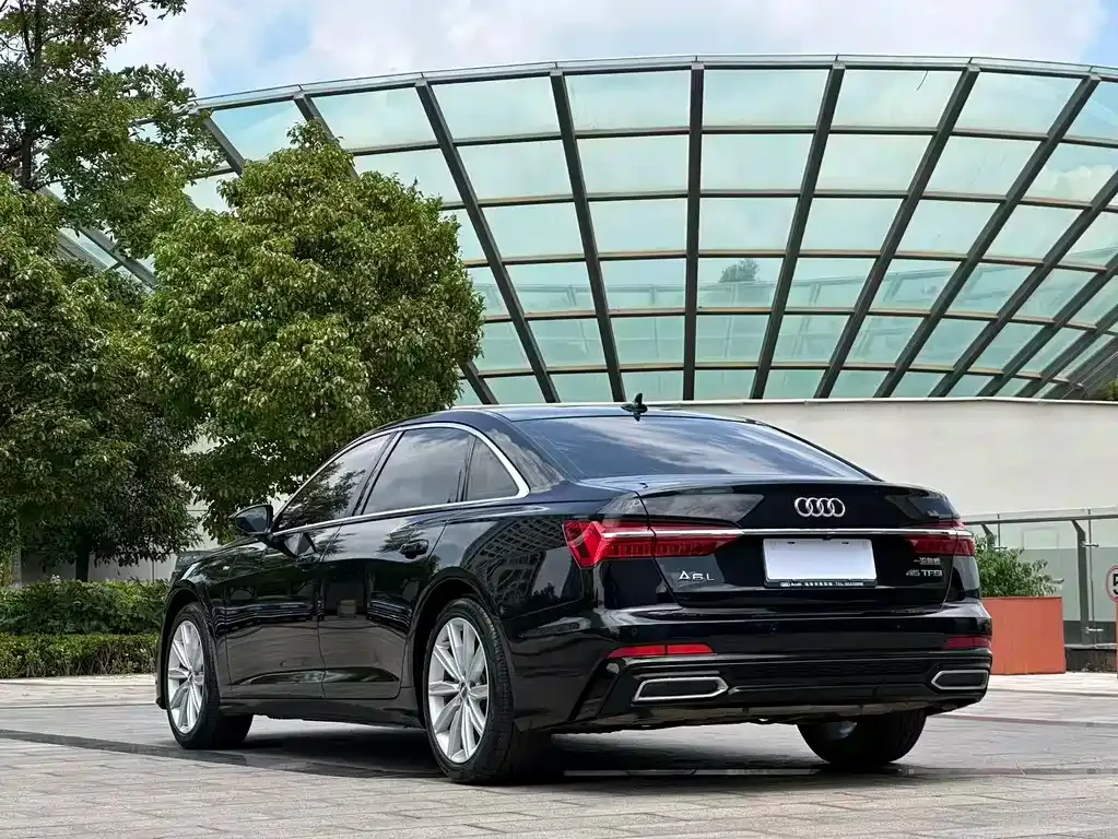 Audi A6L — фото 7