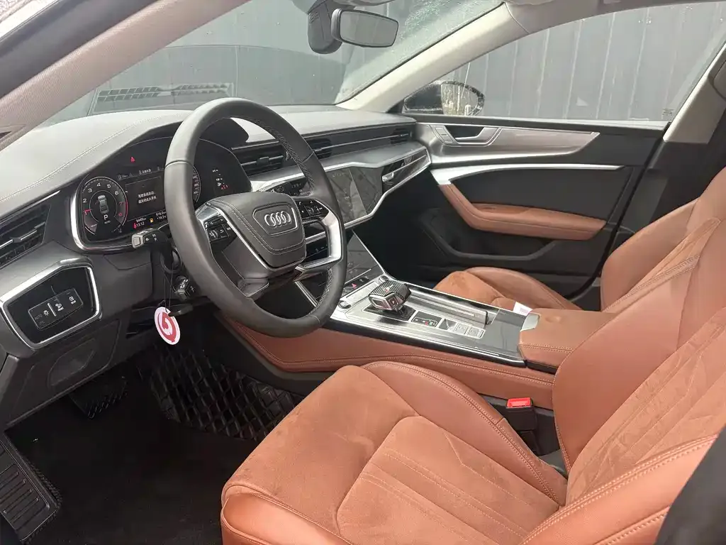 Audi A7L — фото 5