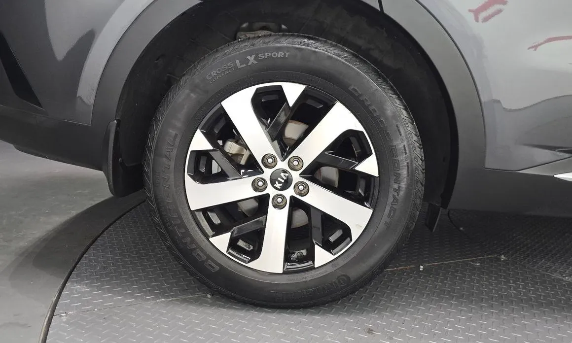Kia Sorento — фото 6