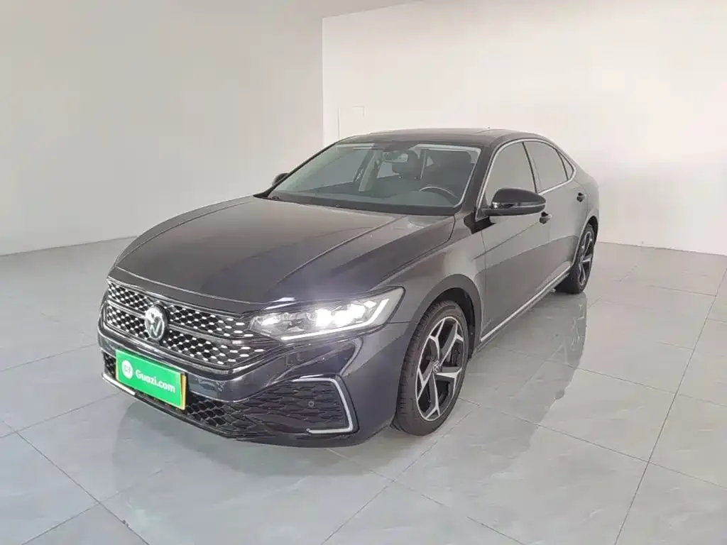 Volkswagen Passat — фото 1