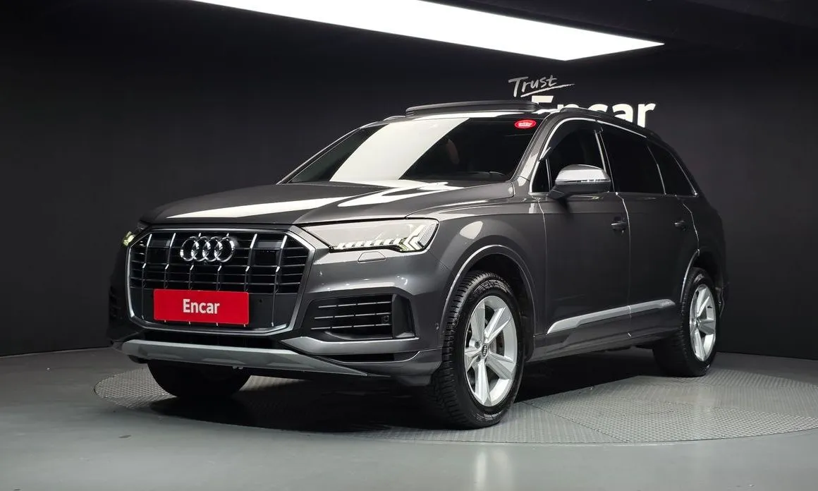 Audi Q7 — фото 1