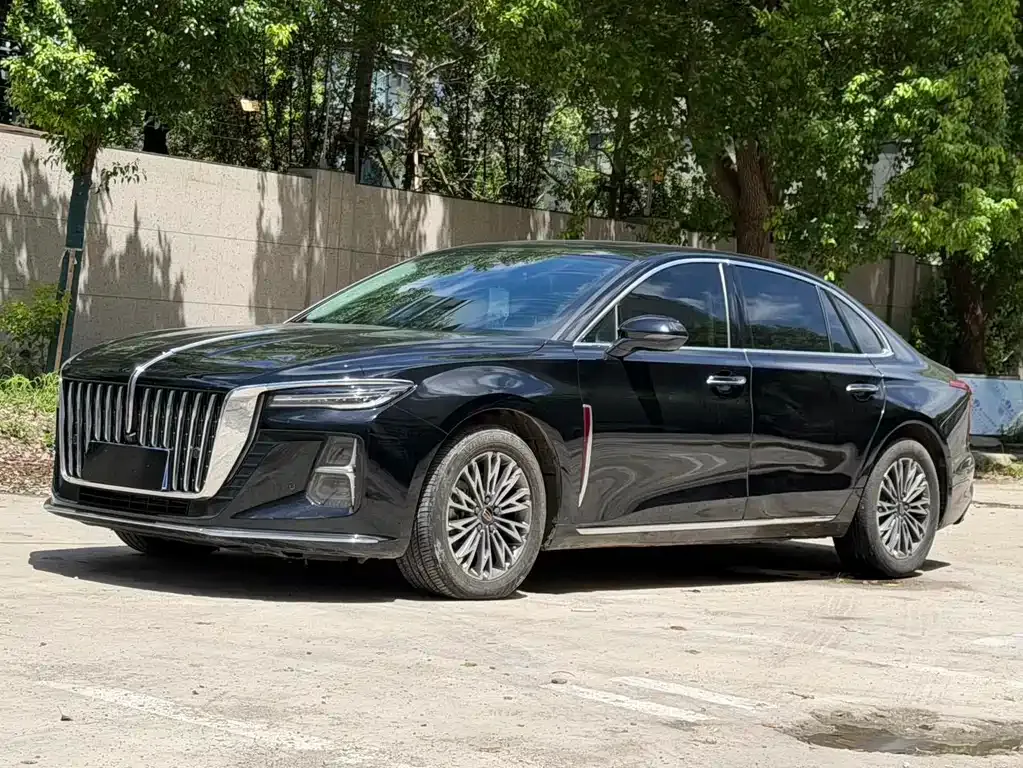 Hongqi H5 — фото 1