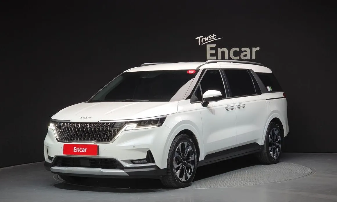 Kia Carnival — фото 1