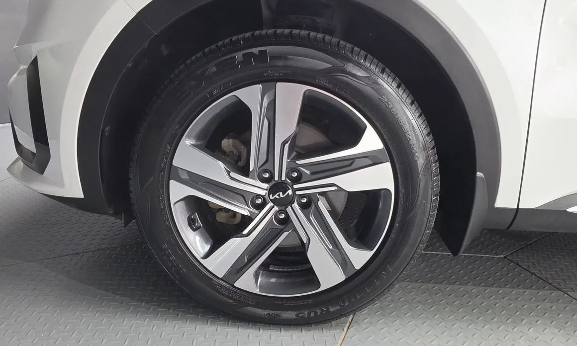 Kia Sorento — фото 9