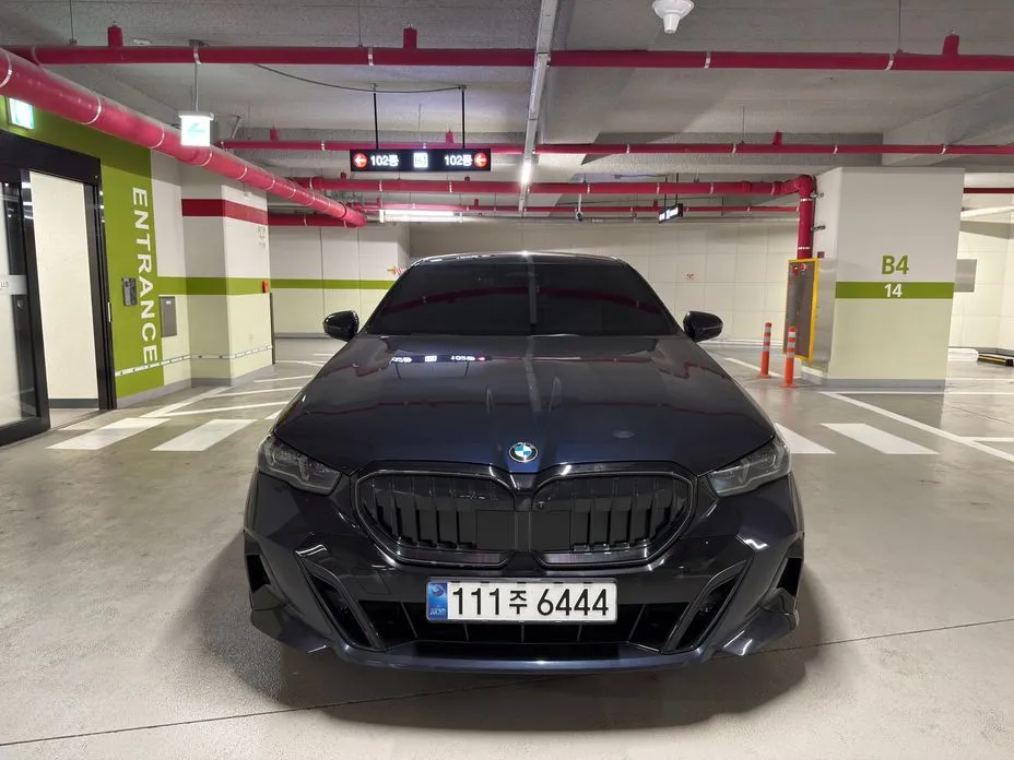 BMW 5-Series — фото 1
