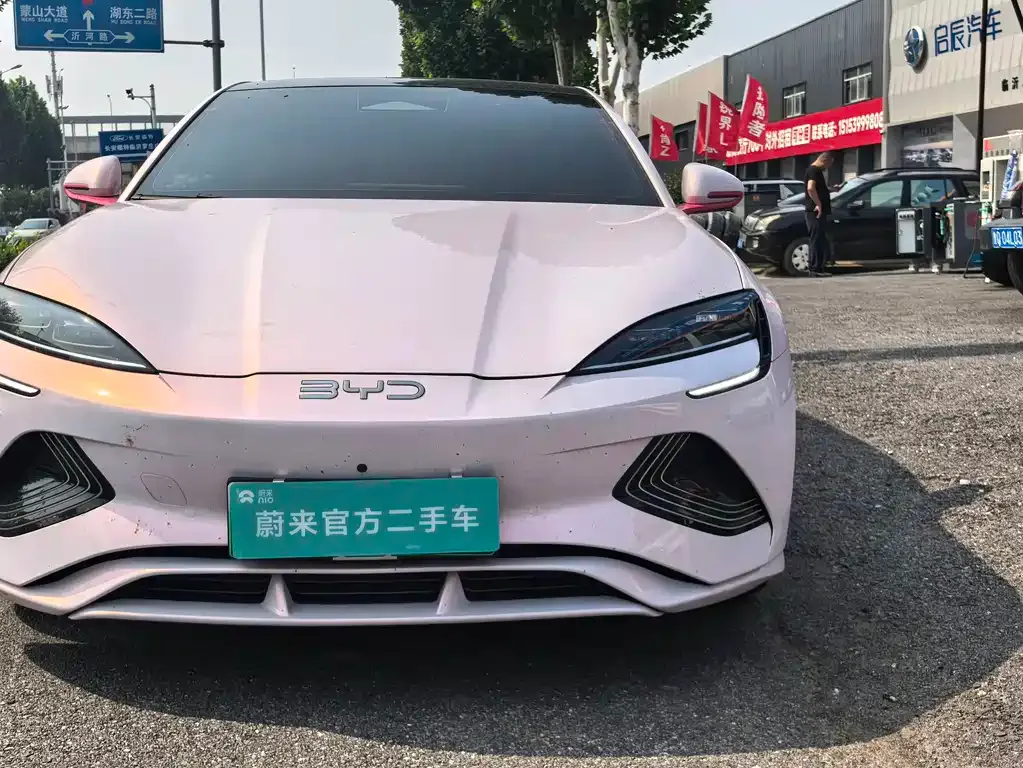 BYD Seal — фото 1