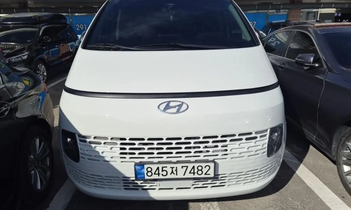 Hyundai Staria — фото 1