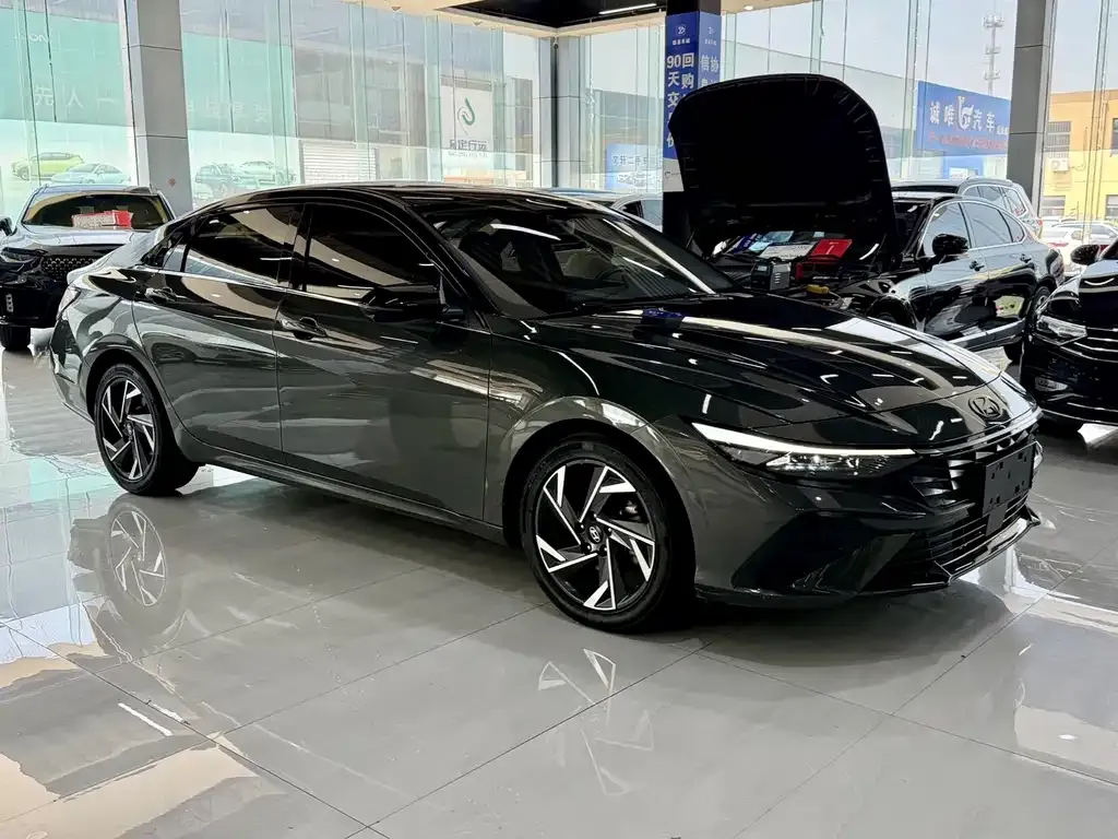 Hyundai Elantra — фото 5