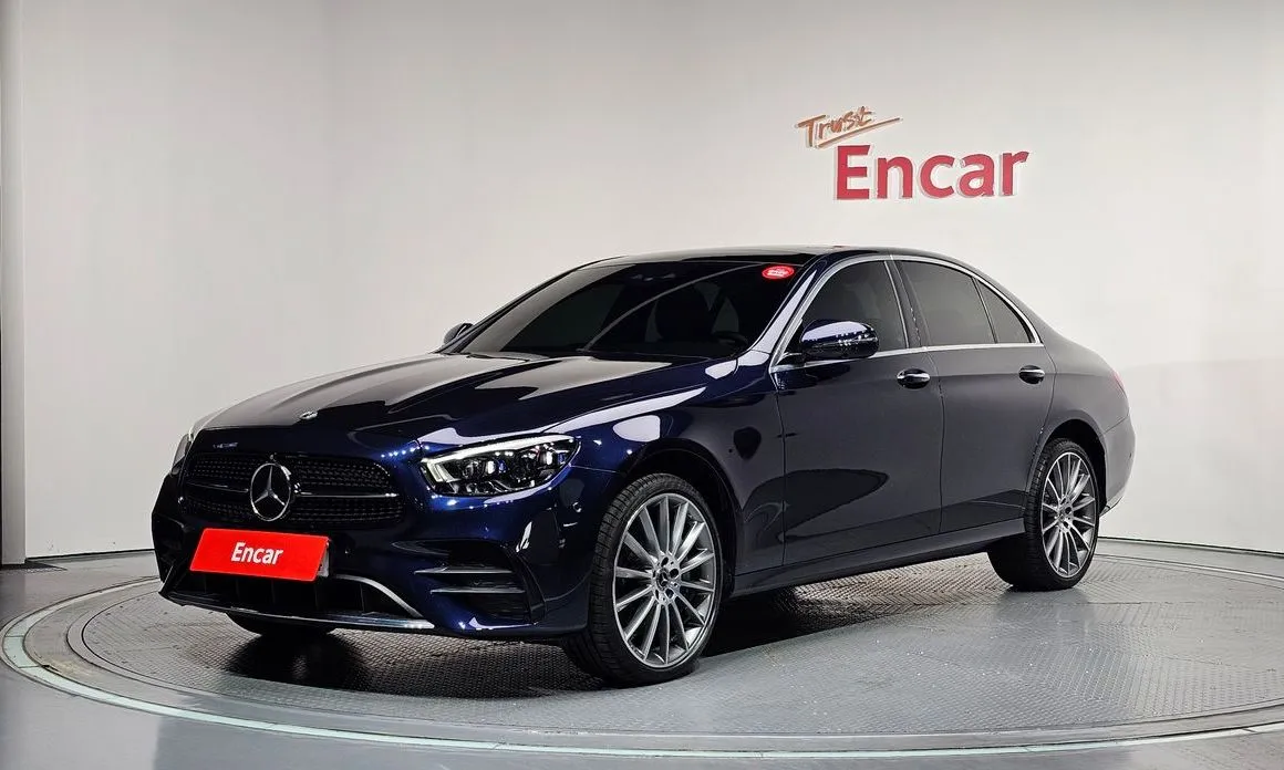 Mercedes-Benz E-Class — фото 1