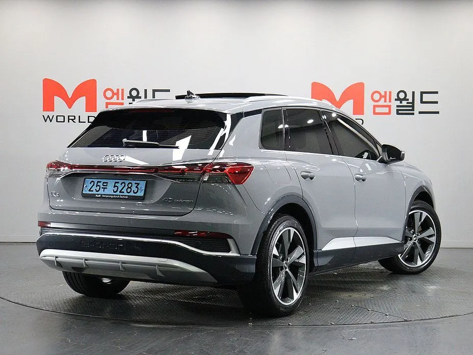 Audi Q4 e-tron — фото 2