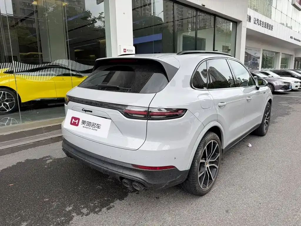 Porsche Cayenne Hybrid — фото 1