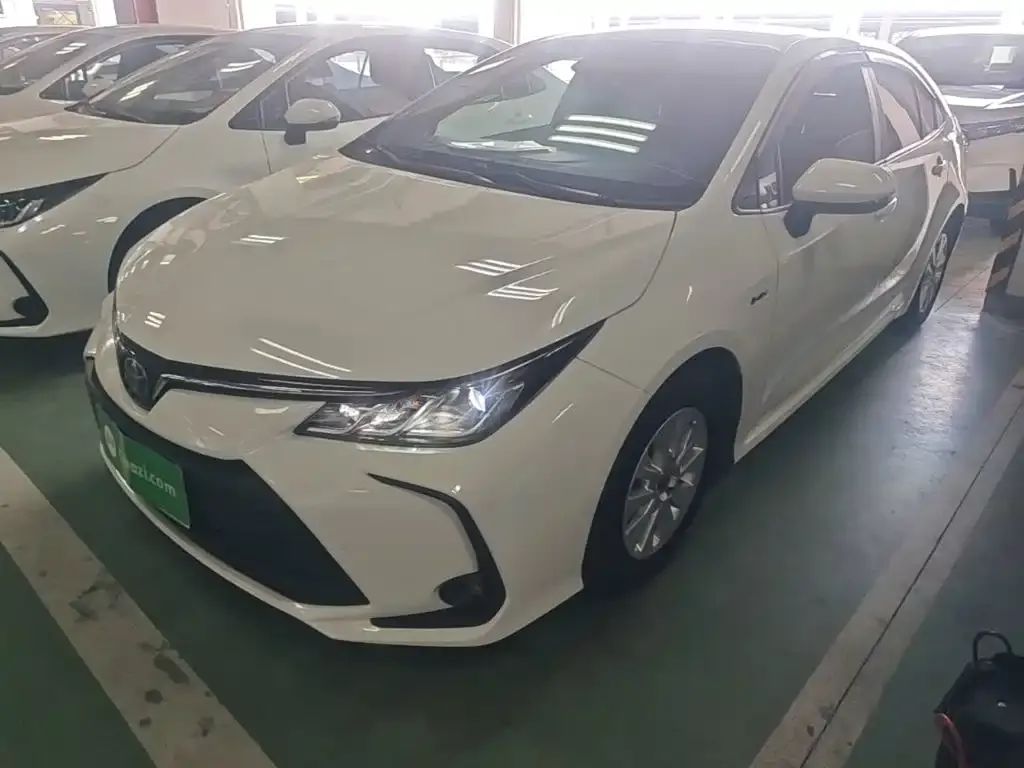 Toyota Corolla — фото 5