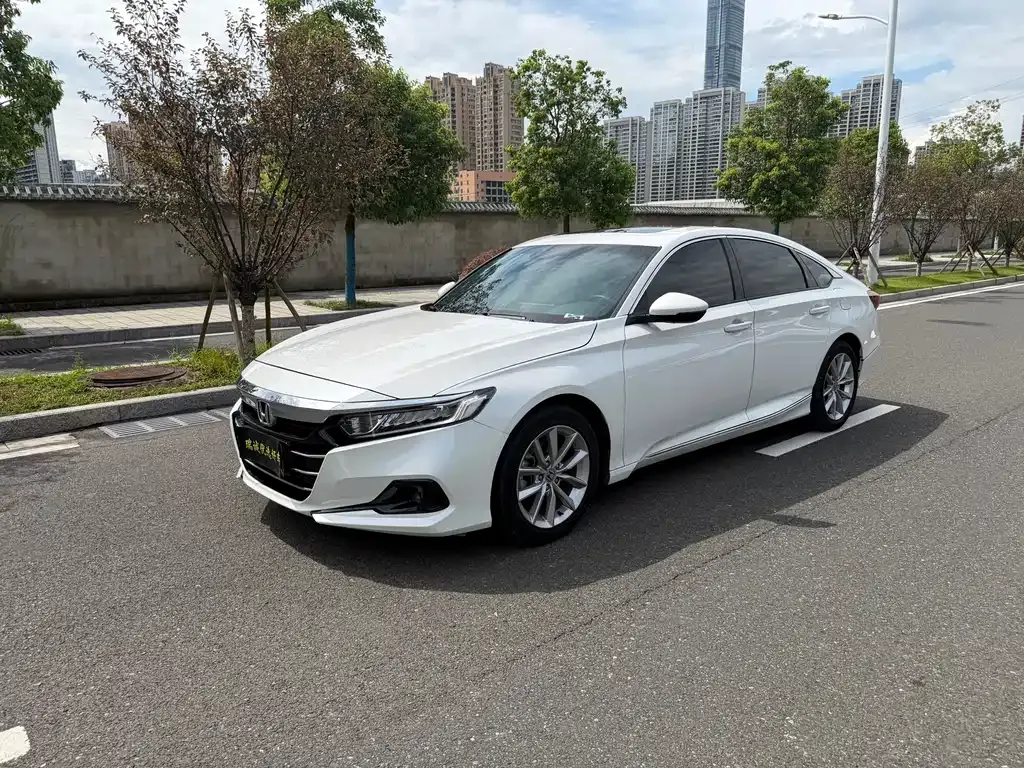 Honda Accord — фото 1