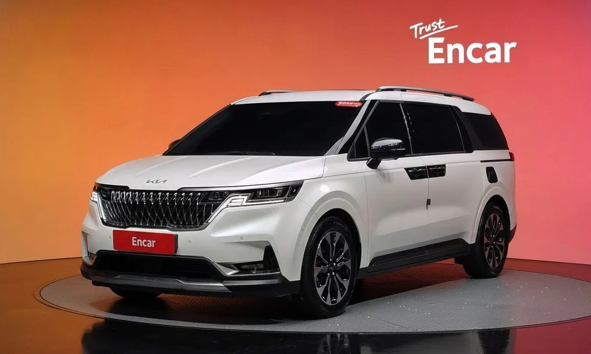 Kia Carnival — фото 1