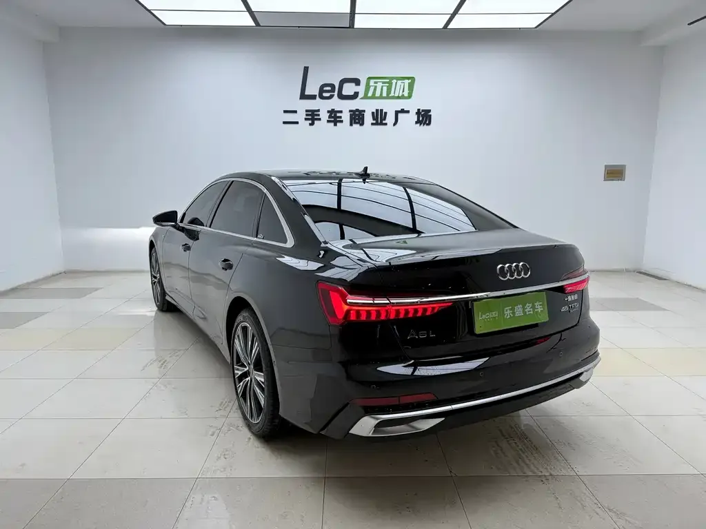 Audi A6L — фото 7