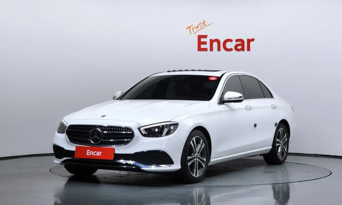 Mercedes-Benz E-Class — фото 1