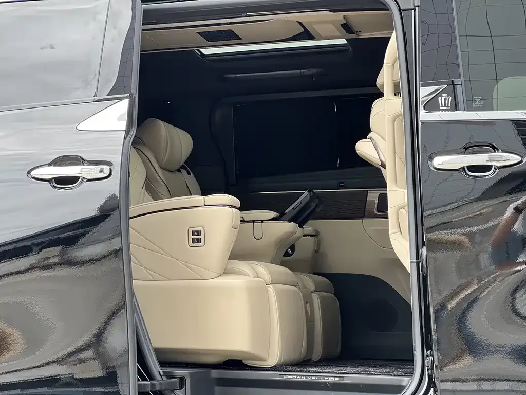 Toyota Vellfire — фото 5