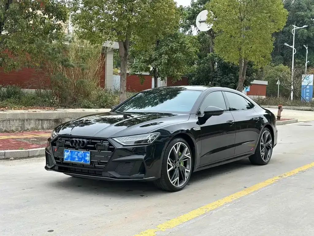 Audi A7L — фото 1