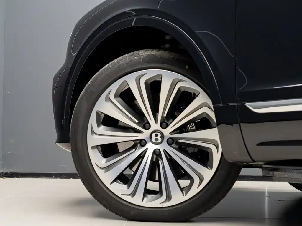 Bentley Bentayga — фото 3