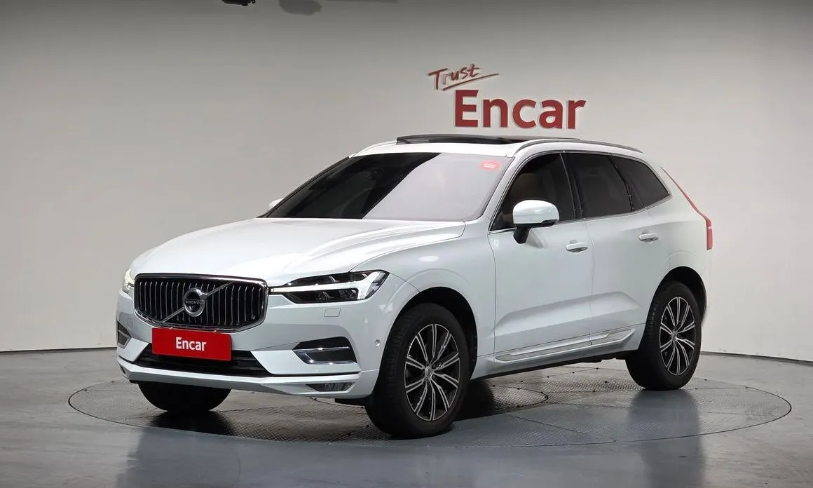 Volvo XC60 — фото 1