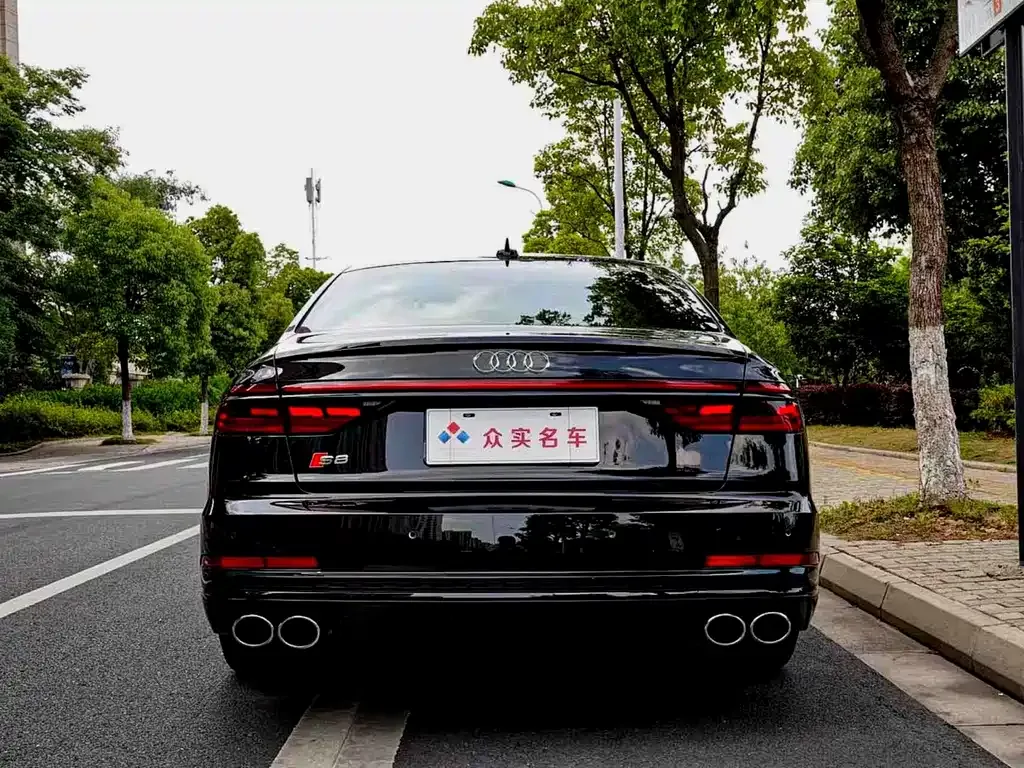 Audi S8 — фото 10