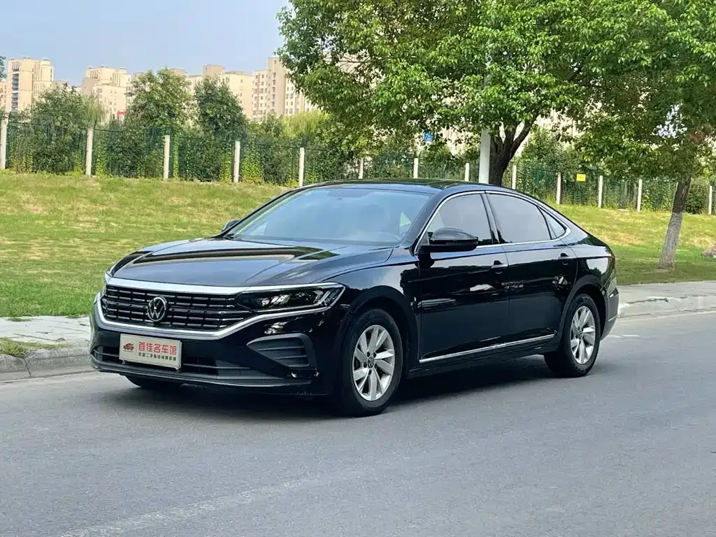 Volkswagen Passat — фото 1