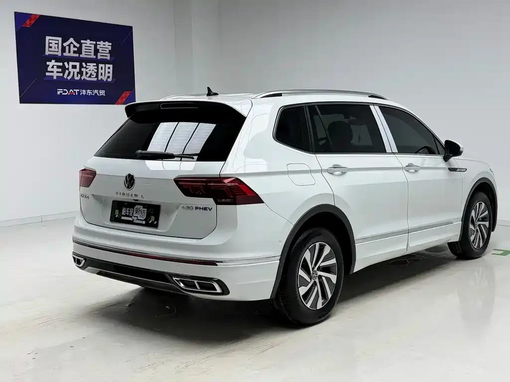 Volkswagen Tiguan L PHEV — фото 6