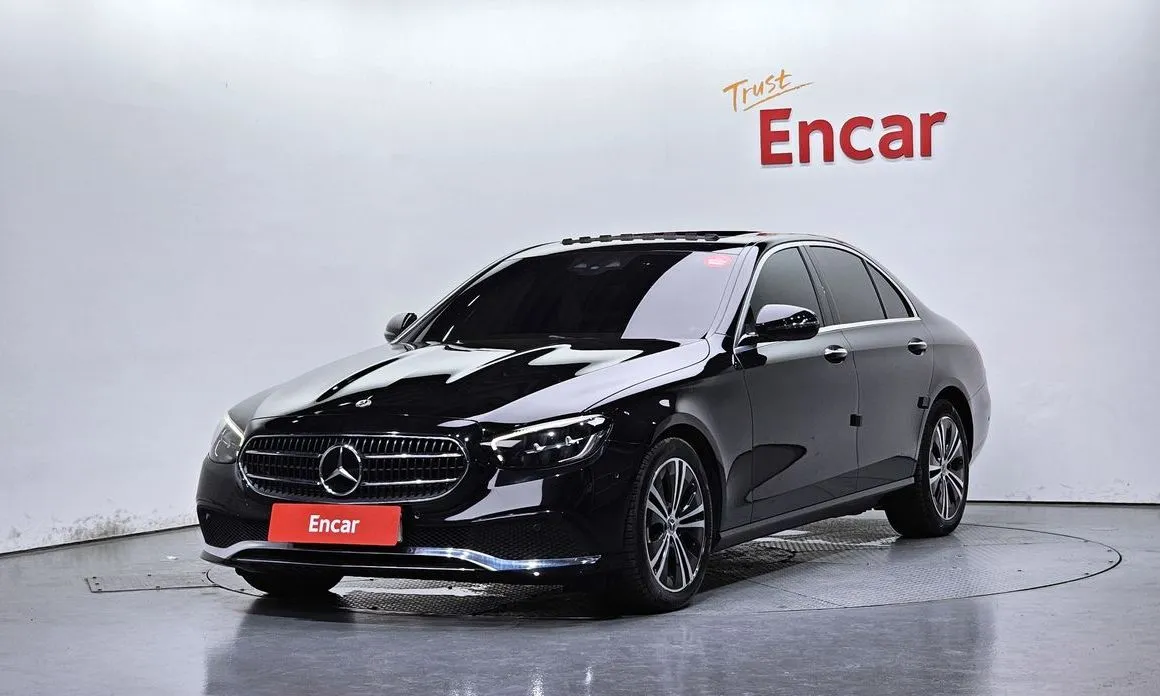 Mercedes-Benz E-Class — фото 1