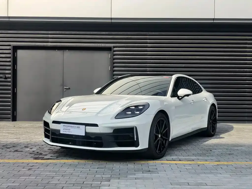 Porsche Panamera — фото 1