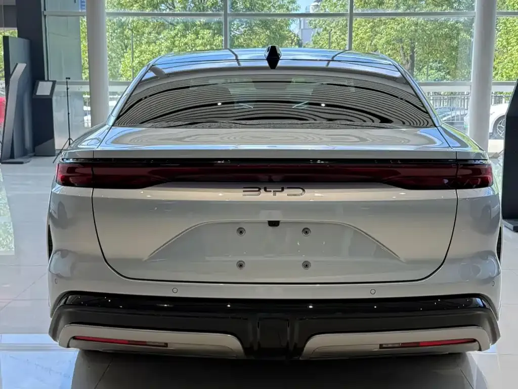 BYD Han L — фото 9