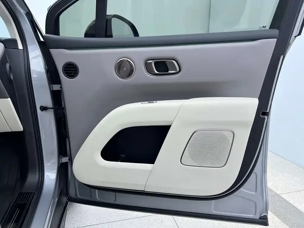 Li Auto Li i8 — фото 10