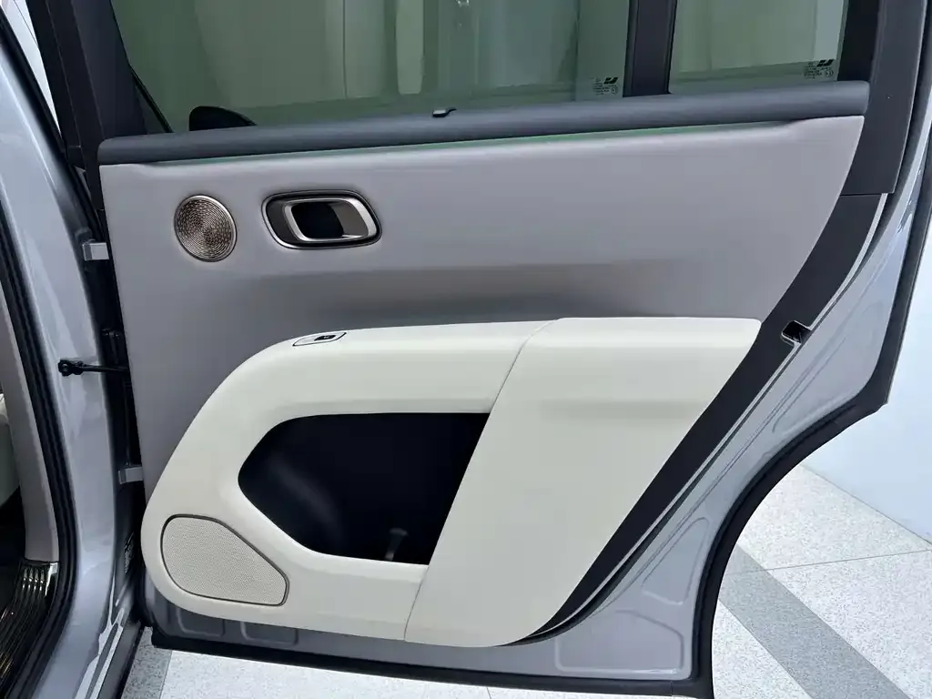 Li Auto Li i8 — фото 7