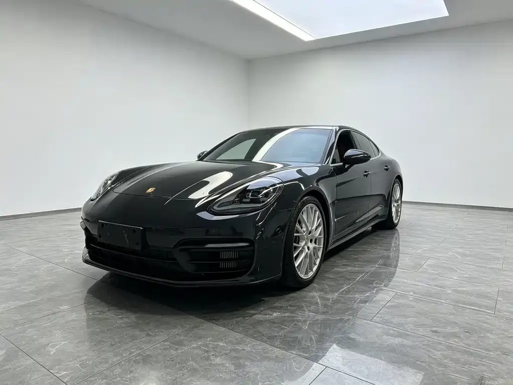 Porsche Panamera — фото 1