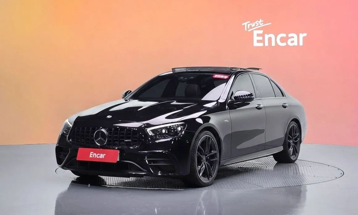 Mercedes-Benz E-Class — фото 1