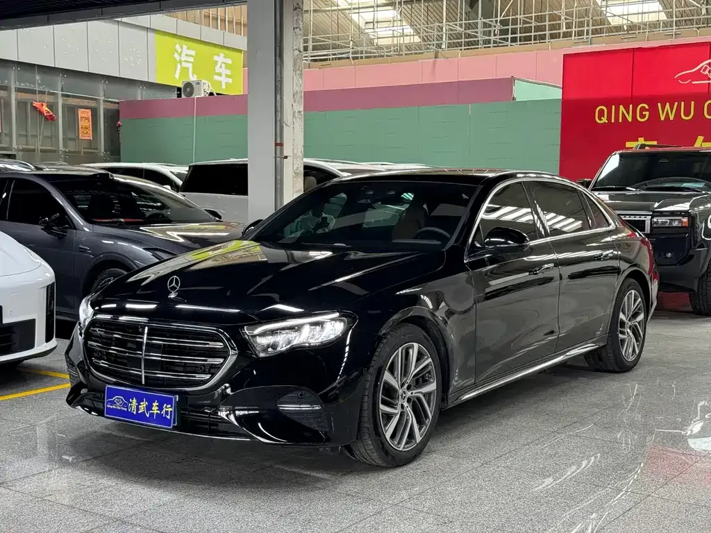 Mercedes-Benz E-Class — фото 1