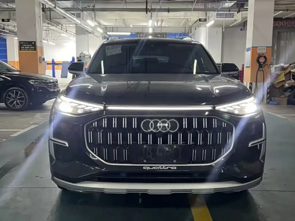 Audi Q6 — фото 1